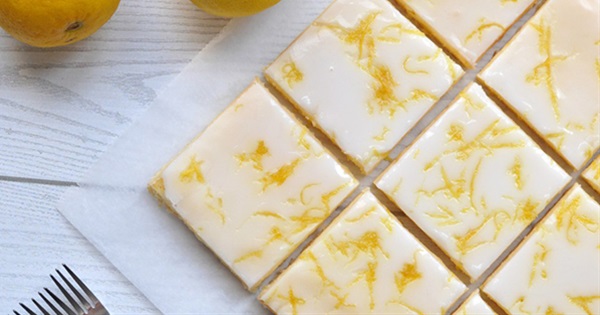 Lemon Brownies With a Lemon Glaze