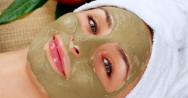 20 Natural Homemade Face Masks & Scrubs For Clear Skin